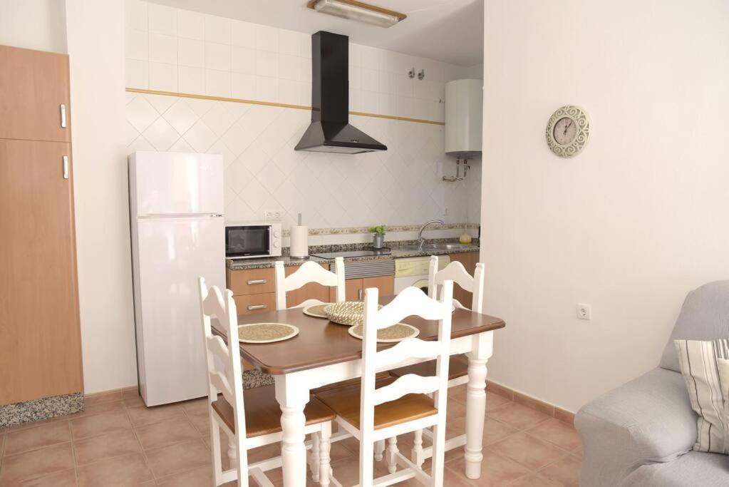 Apartamento Elena - Solo Familias Y Parejas Conil De La Frontera Esterno foto
