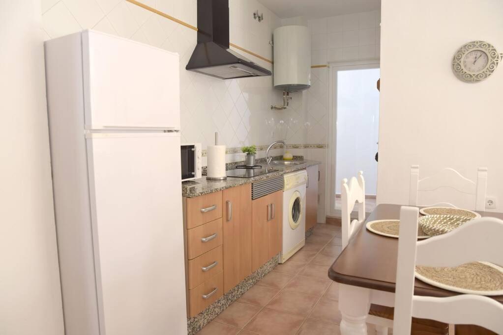 Apartamento Elena - Solo Familias Y Parejas Conil De La Frontera Esterno foto